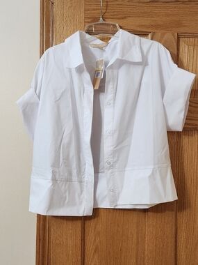 Women's White Short-Sleeve Button-Down Shirt - Classic Collared Top